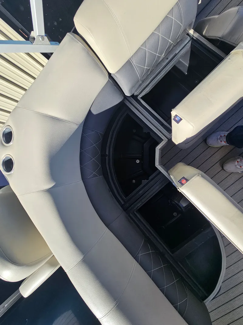 Slide: The Image of Silver Wave 2410 SW5 RLP 2020 - 22