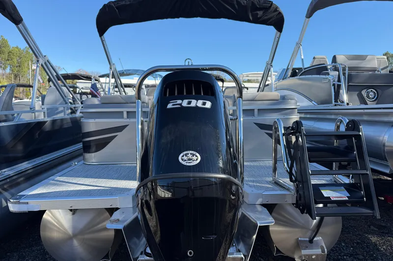 Slide: The Image of 2026 Avalon VENTURE QUAD LOUNGER pontoon boat with powerful 200 HP engine. - 8