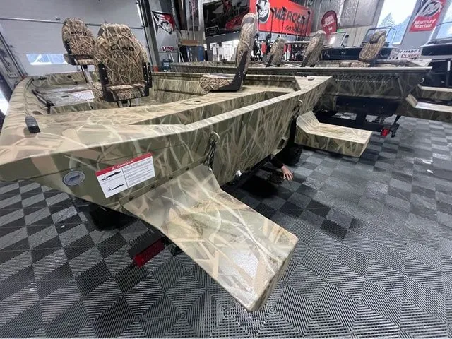 Slide: The Image of Lund Predator 1760 Tiller 2026 - 11