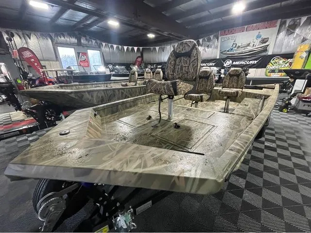 Slide: The Image of Lund Predator 1760 Tiller 2026 - 2