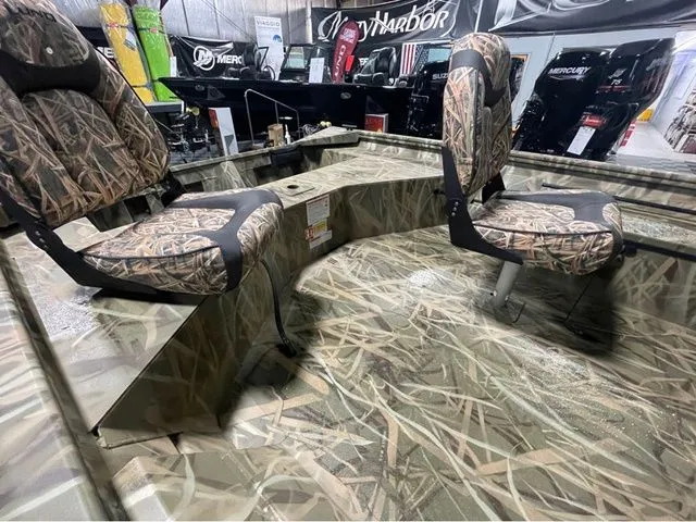 Slide: The Image of Lund Predator 1760 Tiller 2026 - 7