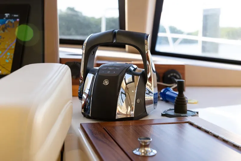 Slide: The Image of Mercury controls for outboard engines - 15