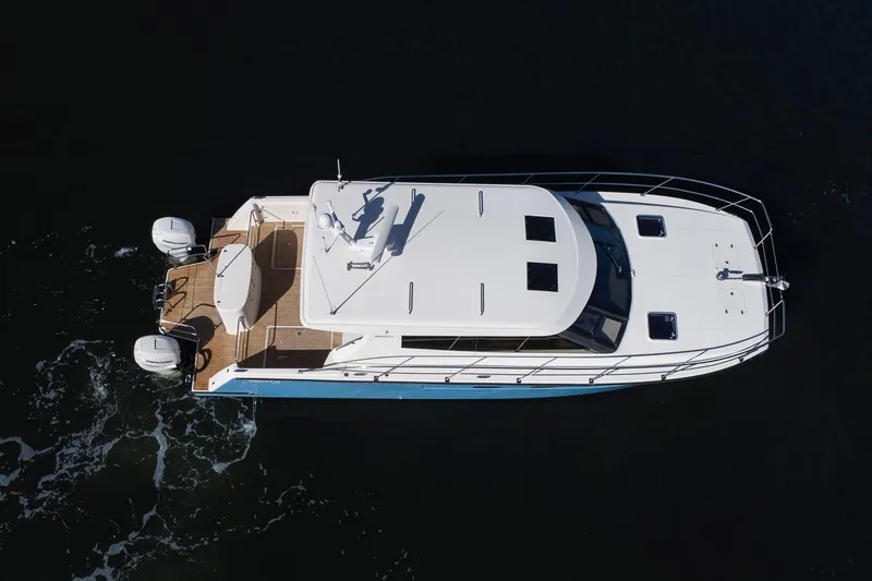 Slide: The Image of ArrowCat 420 Coupe overhead view - 6