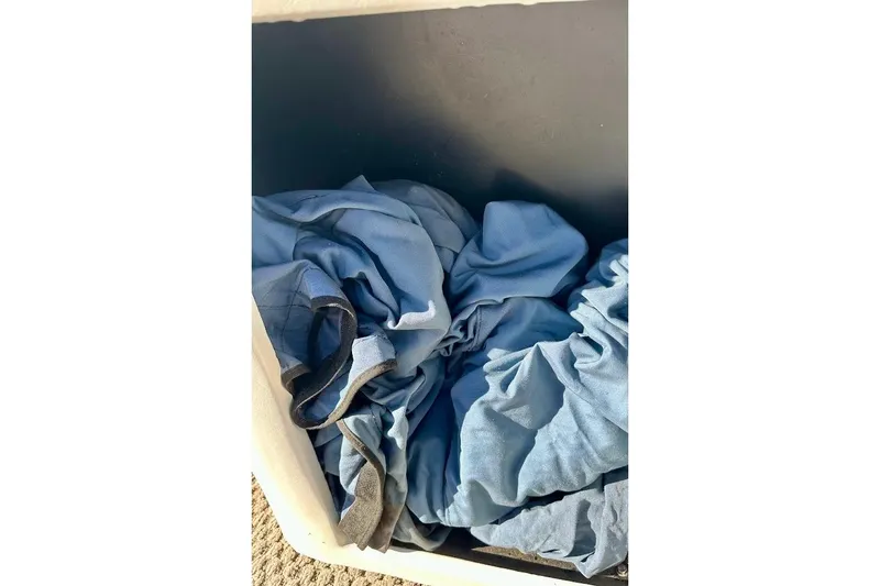 Slide: The Image of Blue fabric inside a container on a Crest 2200 Family DL, 2004 model. - 20