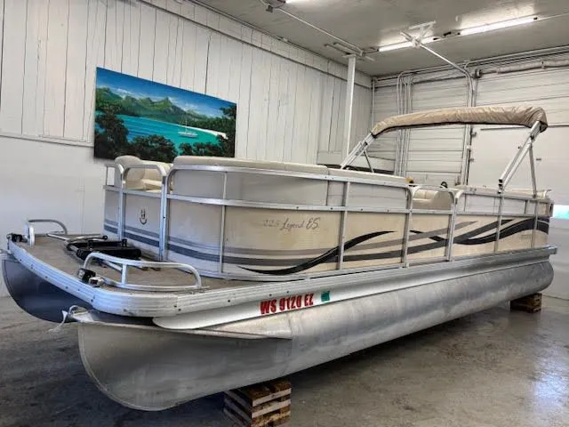 The Image of Premier 225 Legend ES 2001 - 0