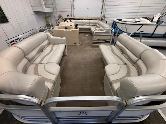 Slide: The Image of Premier 225 Legend ES 2001 - 10