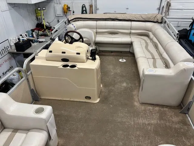 Slide: The Image of Premier 225 Legend ES 2001 - 11