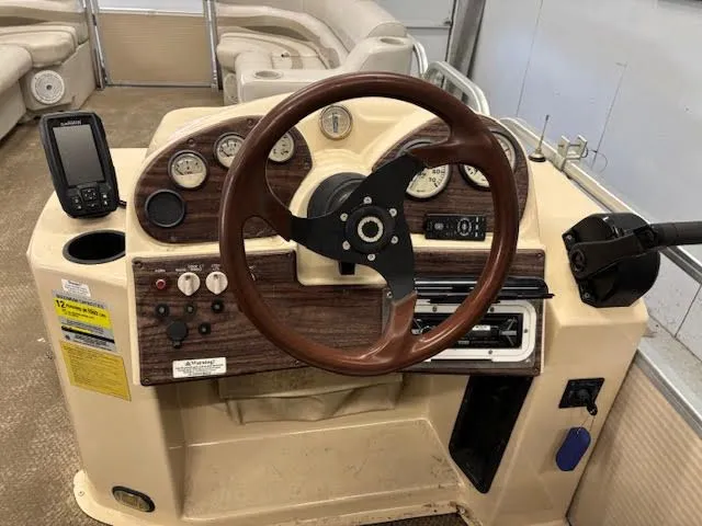 Slide: The Image of Premier 225 Legend ES 2001 - 14