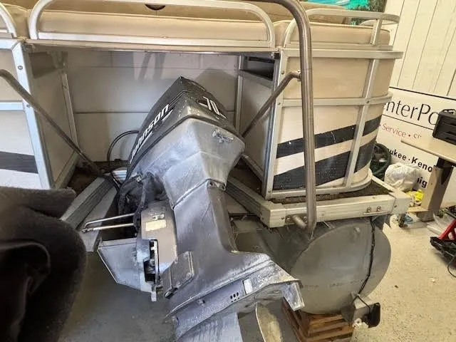 Slide: The Image of Premier 225 Legend ES 2001 - 3