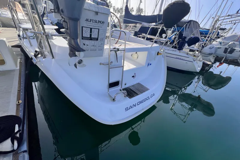 Slide: The Image of 2005 Beneteau 343 sailboat docked in San Diego marina. - 58