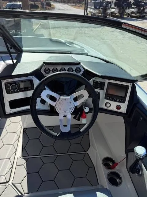 Slide: The Image of MasterCraft NXT20 2017 - 6