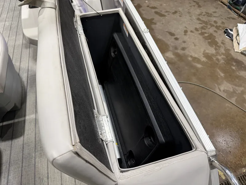 Slide: The Image of Sylvan L3 DLZ 22' Swingback Tritoon & Mercury 150HP 4-Stroke EFI 2022 - 26