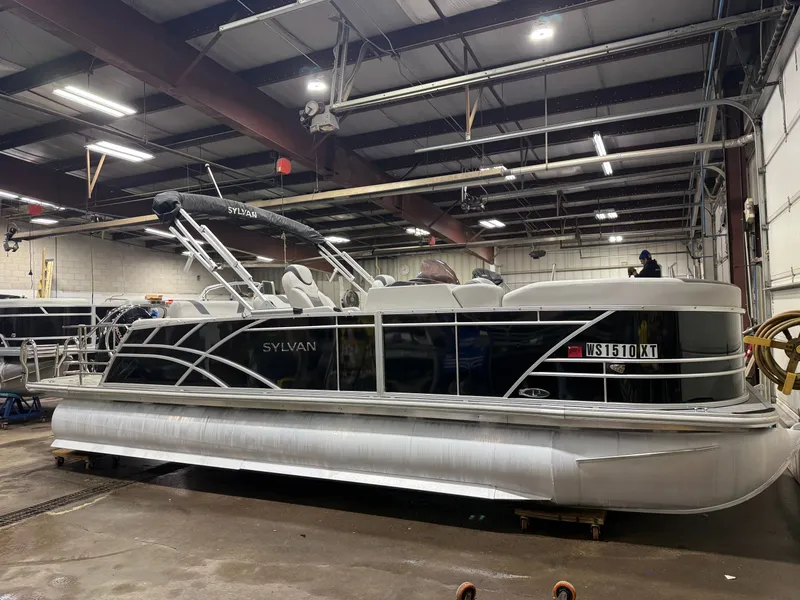 Slide: The Image of Sylvan L3 DLZ 22' Swingback Tritoon & Mercury 150HP 4-Stroke EFI 2022 - 43