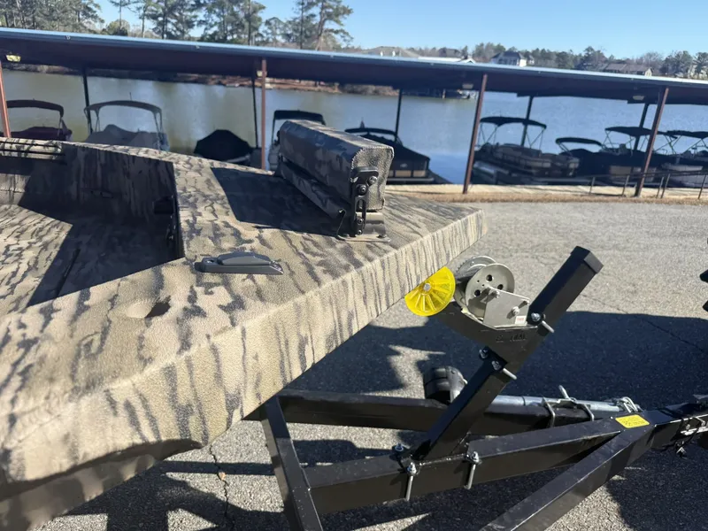 Slide: The Image of Excel 183 Tomahawk 2026 - 6