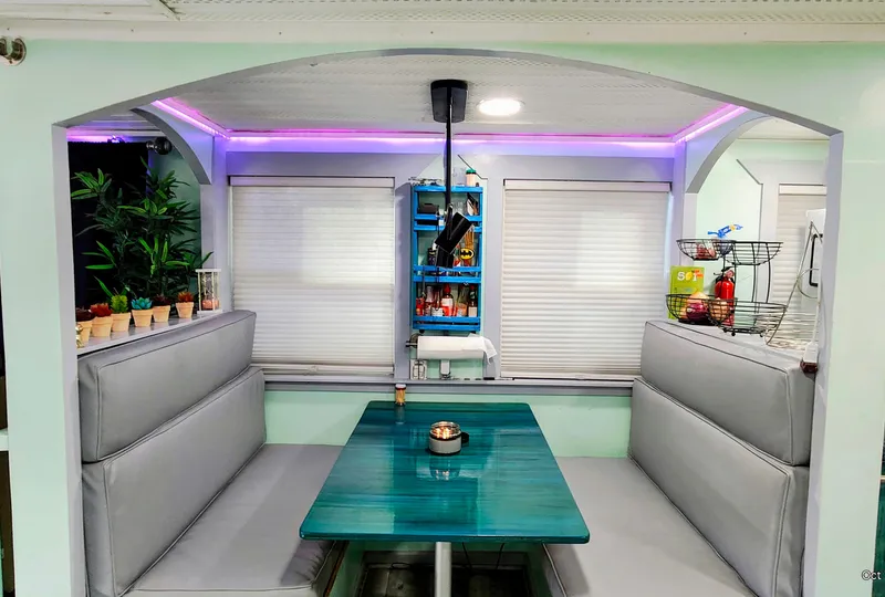 Slide: The Image of Dinette - 37