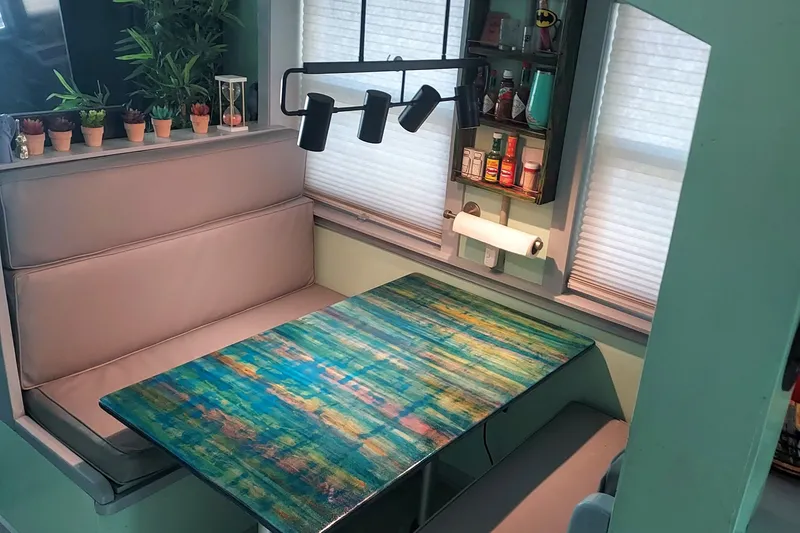 Slide: The Image of Dinette - 38