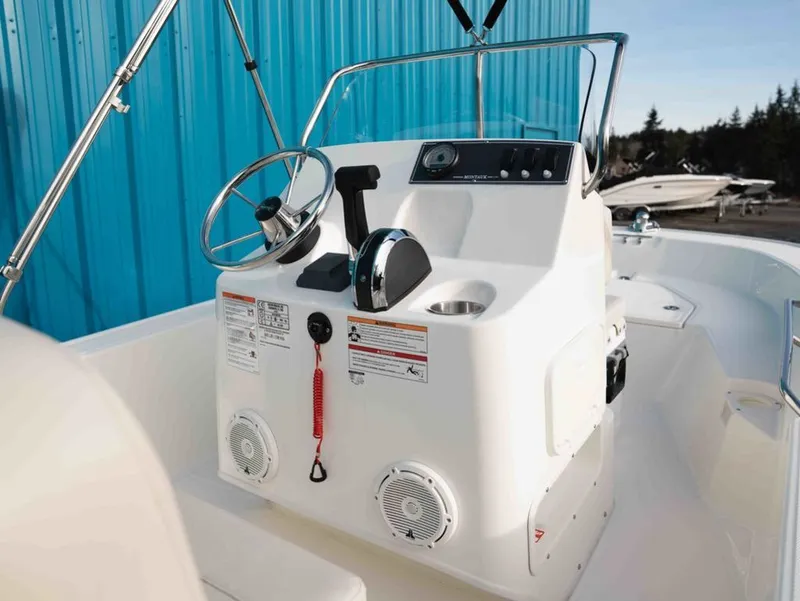Slide: The Image of Boston Whaler 150 Montauk 2026 - 4