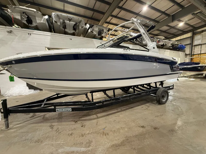 Slide: The Image of Cobalt R8 Surf 2026 - 1021