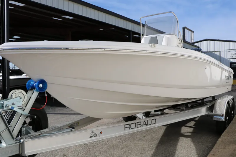 Slide: The Image of Robalo 206 Cayman 2026 - 7