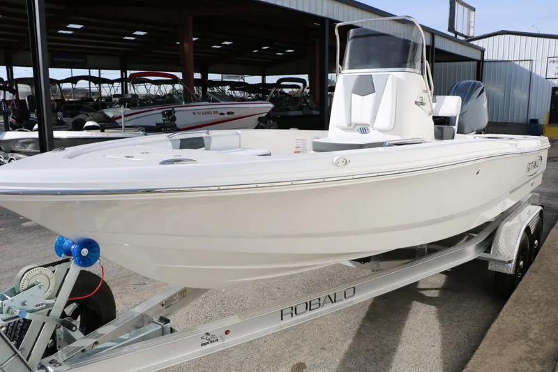 Slide: The Image of Robalo 206 Cayman 2026 - 8