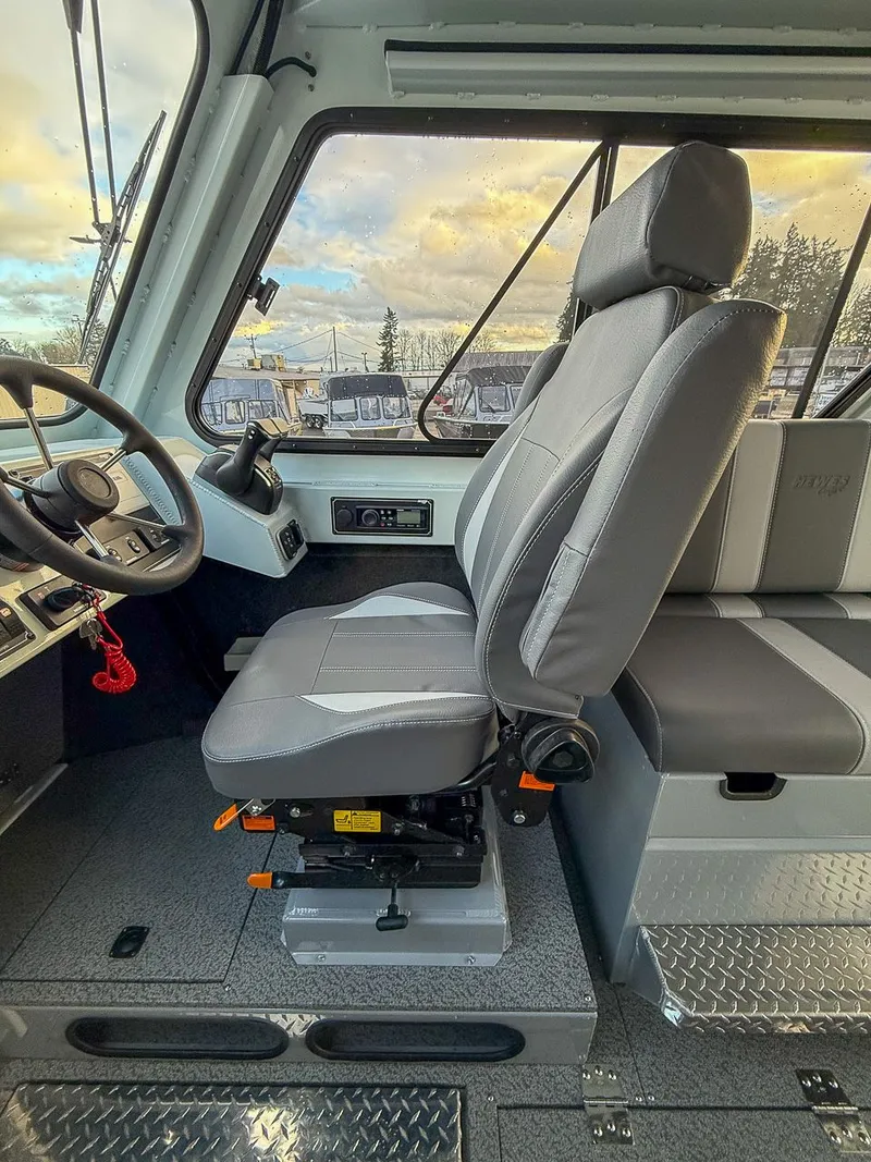 Slide: The Image of Hewescraft 270 Alaskan 2026 - 10