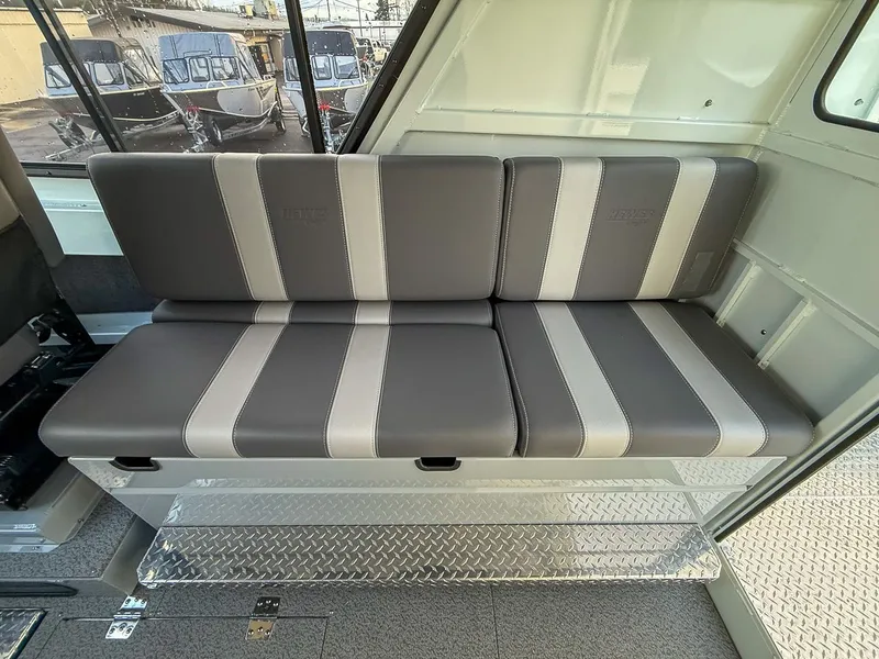 Slide: The Image of Hewescraft 270 Alaskan 2026 - 12