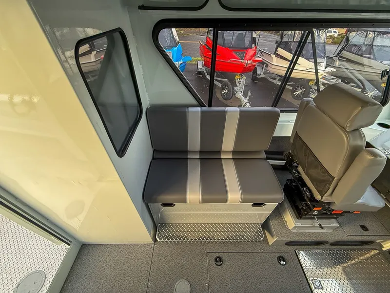 Slide: The Image of Hewescraft 270 Alaskan 2026 - 13