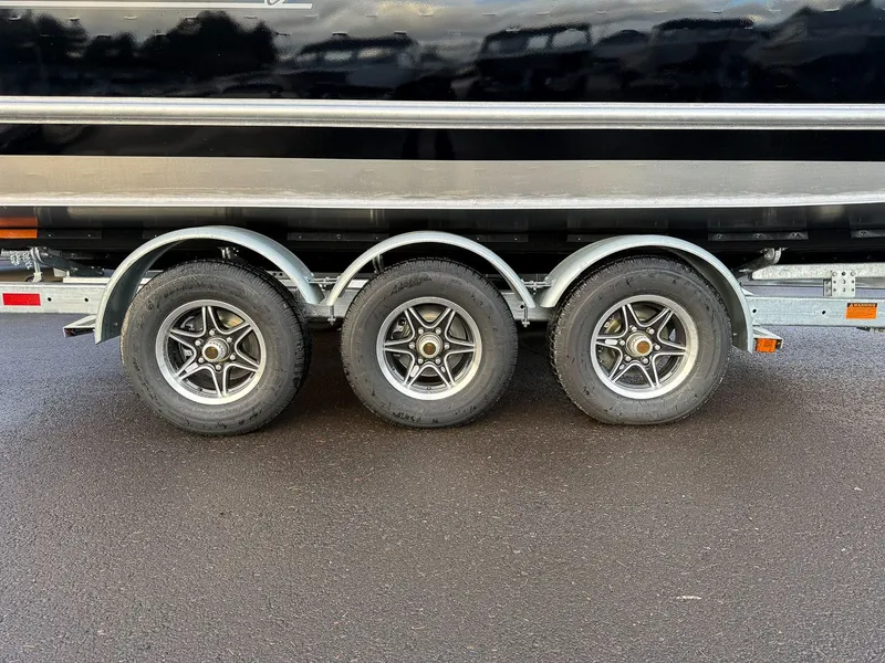 Slide: The Image of Hewescraft 270 Alaskan 2026 - 23