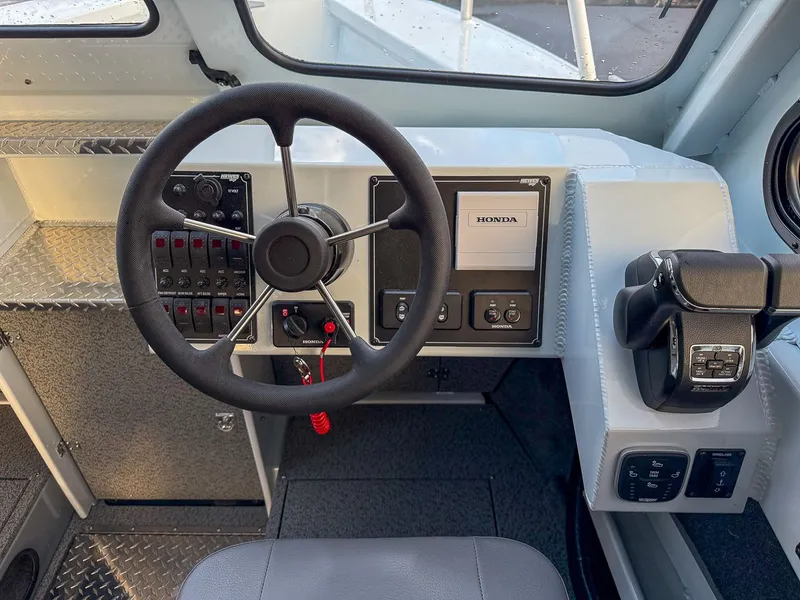 Slide: The Image of Hewescraft 270 Alaskan 2026 - 8