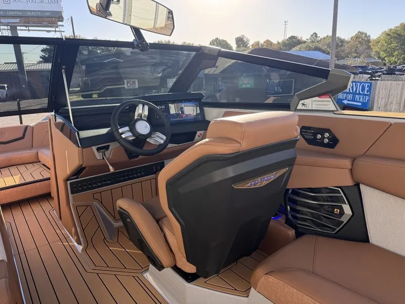 Slide: The Image of Nautique Super Air Nautique G25 2026 - 10