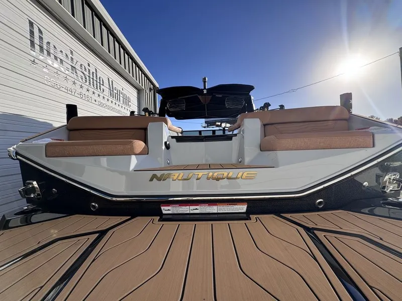 Slide: The Image of Nautique Super Air Nautique G25 2026 - 19