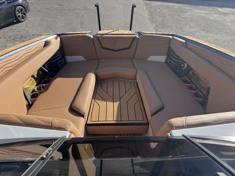 Slide: The Image of Nautique Super Air Nautique G25 2026 - 5