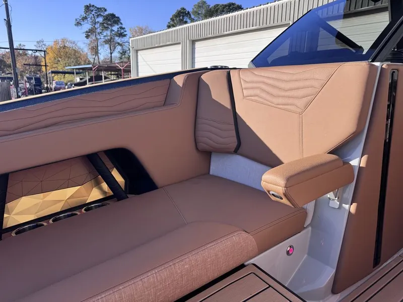 Slide: The Image of Nautique Super Air Nautique G25 2026 - 6