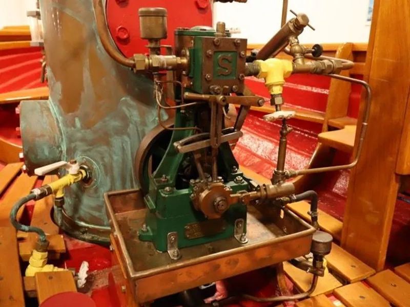 Slide: The Image of Breedendam Steam Transom Sloop 1983 - 22