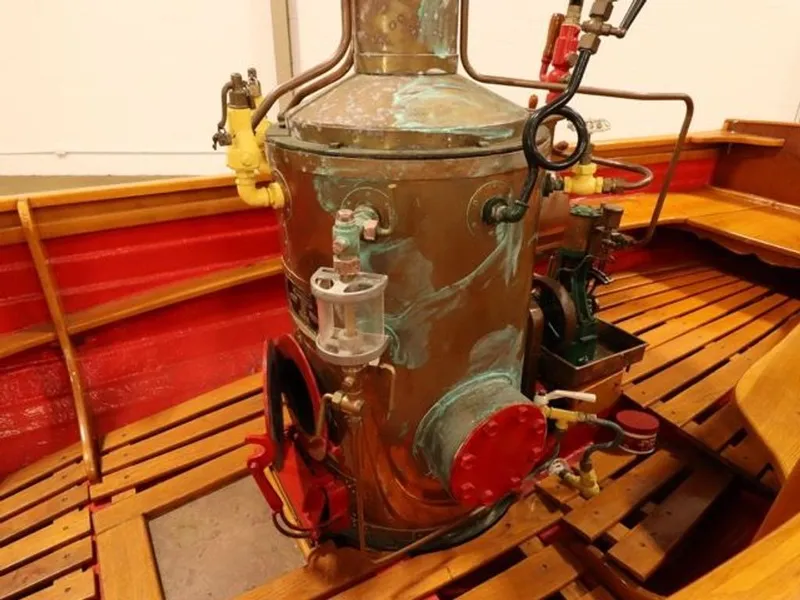 Slide: The Image of Breedendam Steam Transom Sloop 1983 - 23