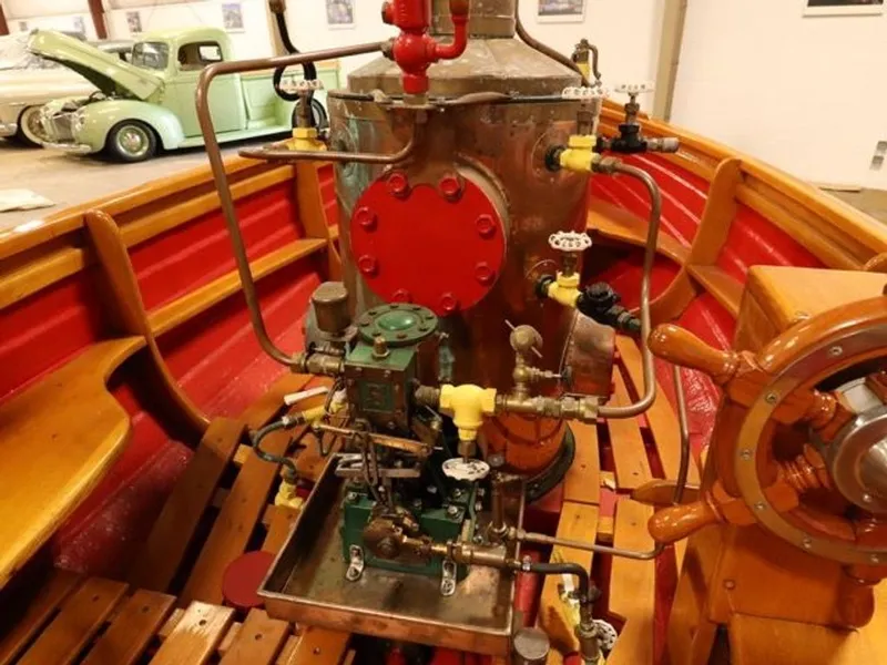 Slide: The Image of Breedendam Steam Transom Sloop 1983 - 25