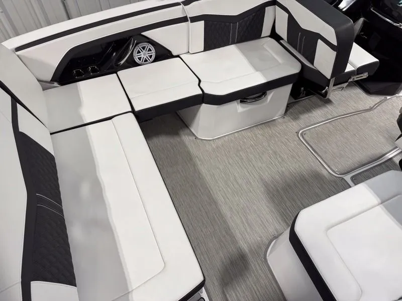 Slide: The Image of Monterey 278SS Super Sport 2025 - 10