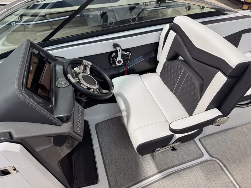 Slide: The Image of Monterey 278SS Super Sport 2025 - 21