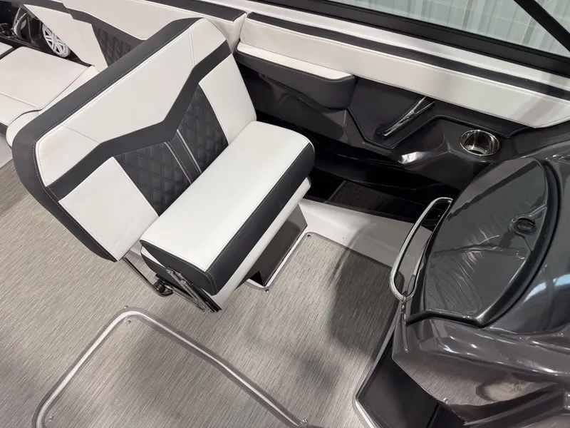 Slide: The Image of Monterey 278SS Super Sport 2025 - 22