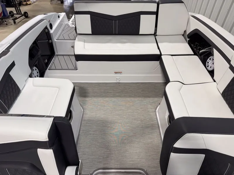 Slide: The Image of Monterey 278SS Super Sport 2025 - 23