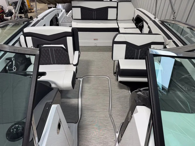 Slide: The Image of Monterey 278SS Super Sport 2025 - 26