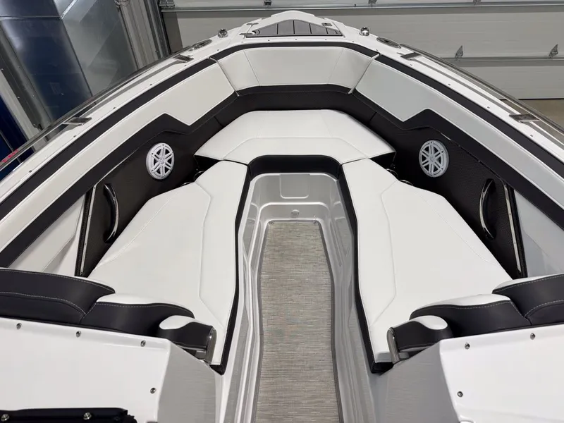 Slide: The Image of Monterey 278SS Super Sport 2025 - 27