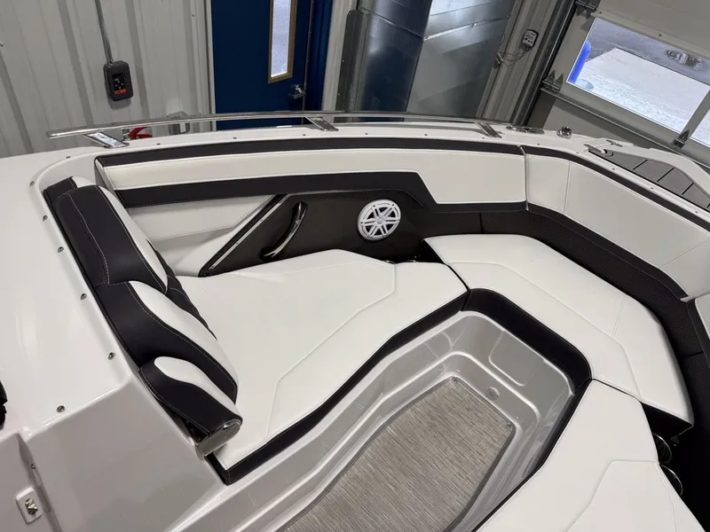 Slide: The Image of Monterey 278SS Super Sport 2025 - 28