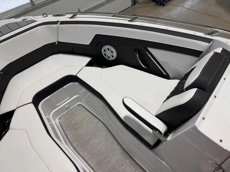 Slide: The Image of Monterey 278SS Super Sport 2025 - 29