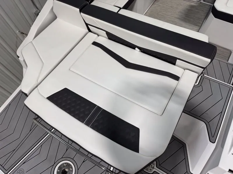 Slide: The Image of Monterey 278SS Super Sport 2025 - 7