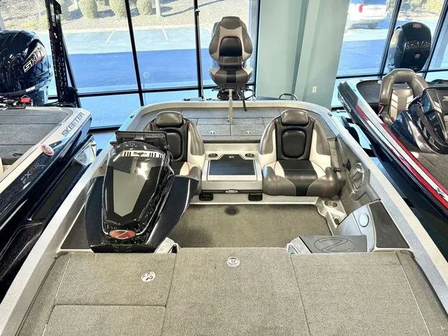 Slide: The Image of Ranger Z519 2017 - 9