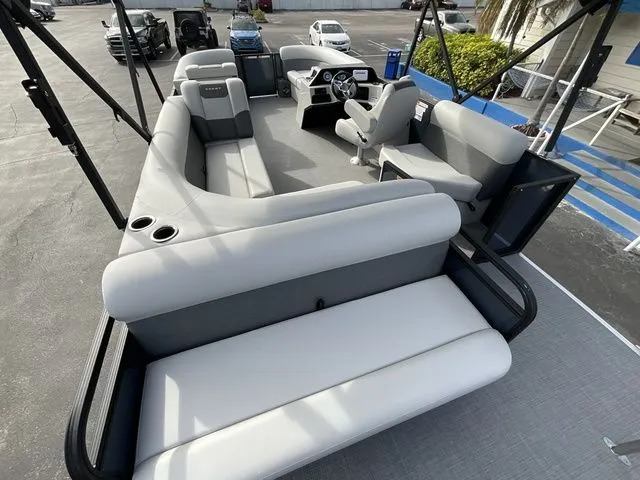 Slide: The Image of Crest Conquest SE 220Cruise 2026 - 13