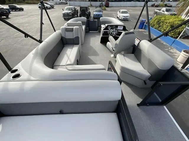 Slide: The Image of Crest Conquest SE 220Cruise 2026 - 14