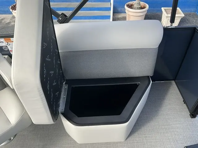 Slide: The Image of Crest Conquest SE 220Cruise 2026 - 21