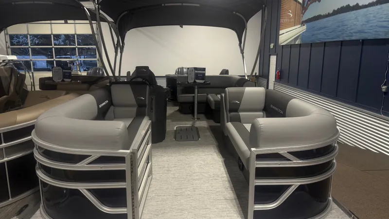 Slide: The Image of Bennington 22 SS 2026 - 3